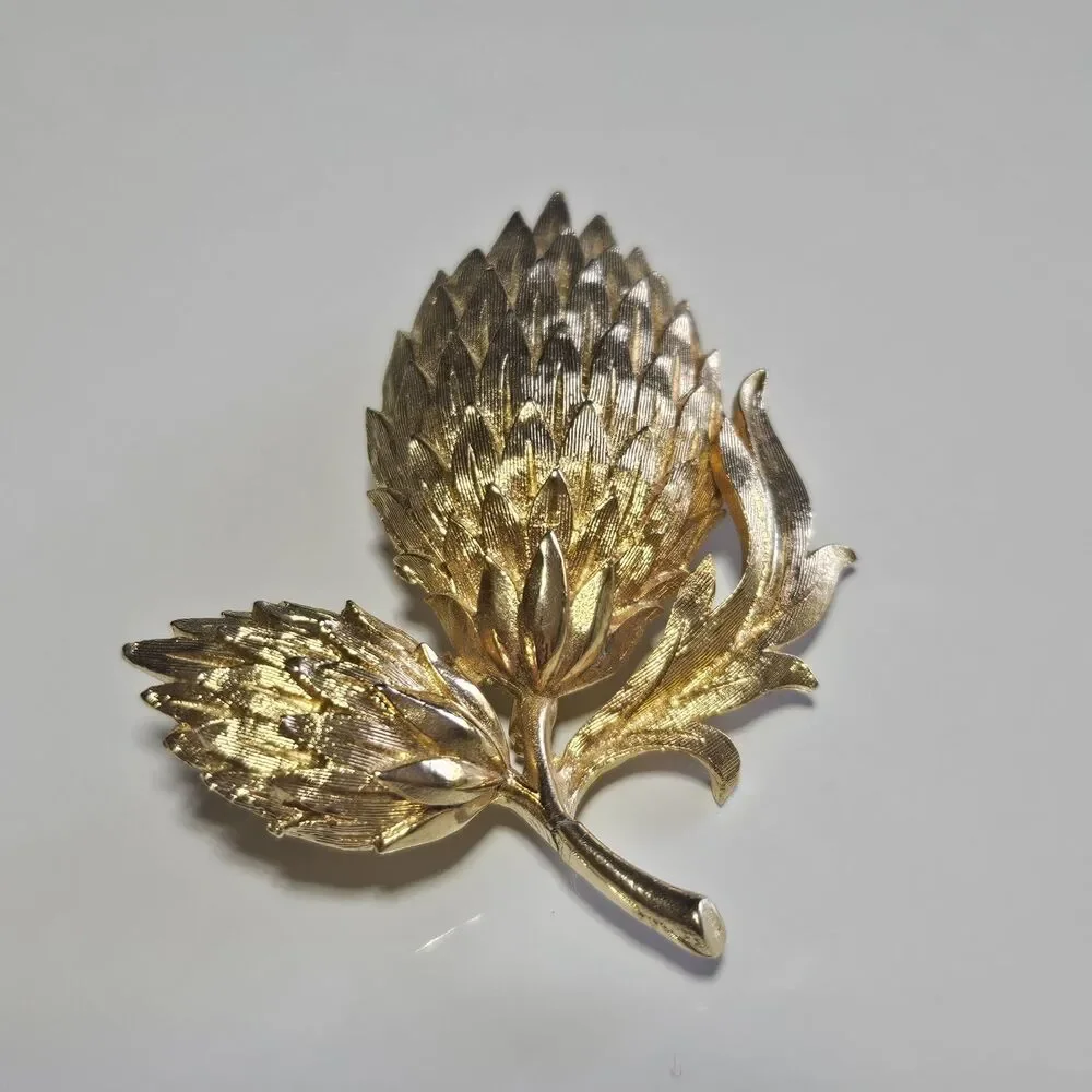 Vintage Gold Tone Thistle Botanical Flower Brooch